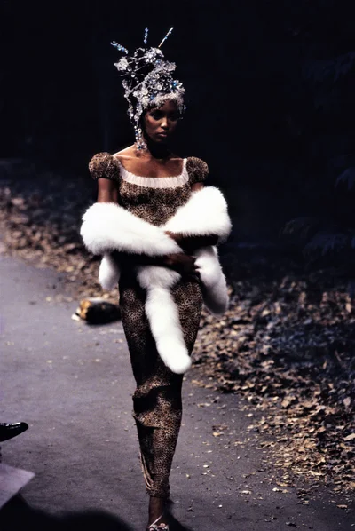 Look 15